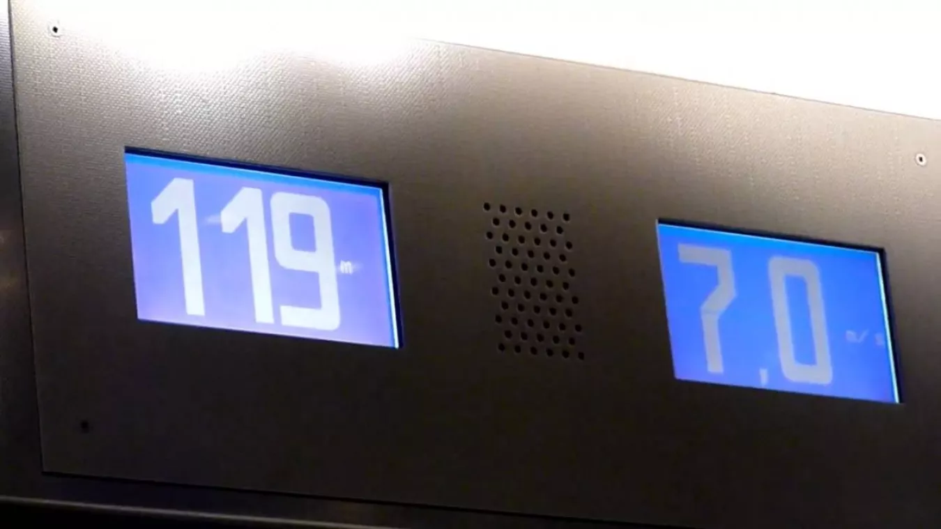 Display of the lift cabin’s actual height and speed in the Olympia tower in Munich.